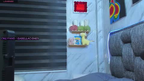 Isabella online show from November 2025 12:49:02 AM