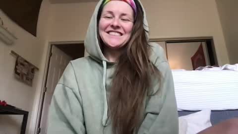 Snapshot of sweet_truffle chatting on May 2026 04:04:02 PM Heidi Brenner - Please check bio for schedule FAQ online show from May 2026 04:04:02 PM