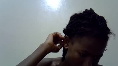 Snapshot of sweet_vee1 chatting on May 2026 04:01:01 PM Princess vee online show from May 2026 04:01:01 PM