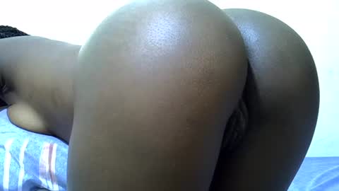 Snapshot of sweet_vee1 chatting on June 2026 11:38:02 PM Princess vee online show from June 2026 11:38:02 PM