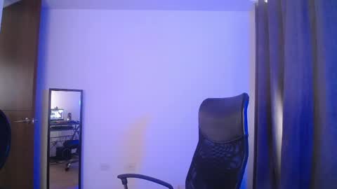 sweet_venus4 online show from April 2026 09:39:33 PM