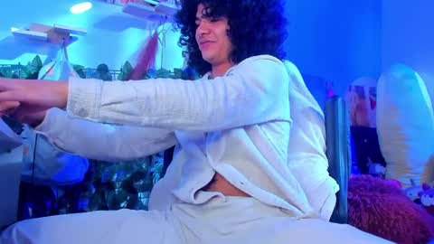 Steven independent model online show from January 2025 09:17:01 PM