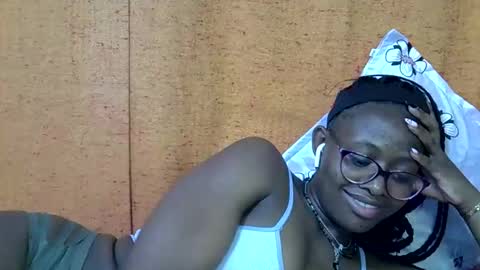 sweet_zarah online show from April 2026 06:14:02 PM