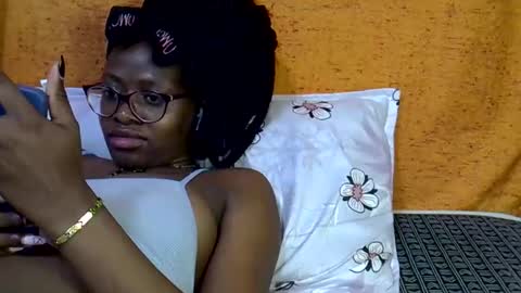 sweet_zarah online show from April 2026 07:18:01 PM