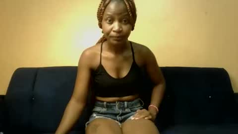Snapshot of sweet_zella chatting on May 2026 12:52:02 AM zellate online show from May 2026 12:52:02 AM