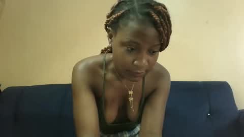 Snapshot of sweet_zella chatting on May 2026 05:37:02 AM zellate online show from May 2026 05:37:02 AM