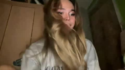 Snapshot of sweetalexa19 chatting on June 2026 10:20:01 AM alexa your one and only queen online show from June 2026 10:20:01 AM