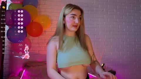 Snapshot of sweetandcuteee chatting on June 2026 09:22:01 AM Rina online show from June 2026 09:22:01 AM