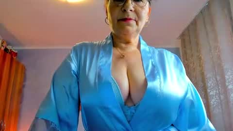Snapshot of sweetangell69_ chatting on July 2026 03:43:01 AM Viorica online show from July 2026 03:43:01 AM