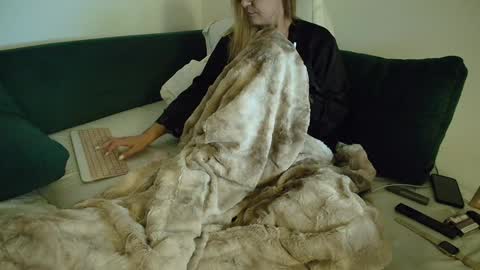 Ania online show from January 2025 12:38:01 AM