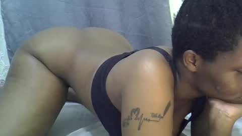 Snapshot of sweetass689 chatting on October 2025 09:12:02 PM sweetass689 online show from October 2025 09:12:02 PM