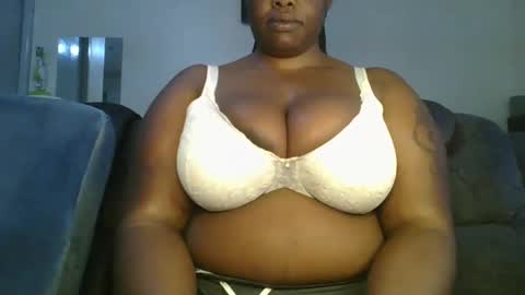 Snapshot of sweetbaby46 chatting on January 2025 02:19:01 PM sweetbaby46 online show from January 2025 02:19:01 PM