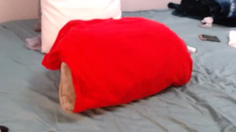 Snapshot of sweetbearoo7 chatting on October 2025 08:32:01 AM Sweetbear online show from October 2025 08:32:01 AM