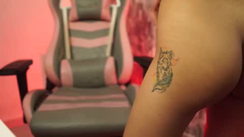 Salom independent model online show from February 2026 06:44:02 PM