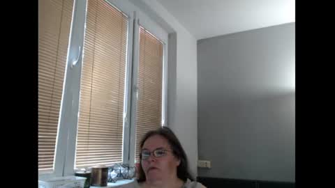Sweetboobs85h online show from June 2026 06:01:01 AM
