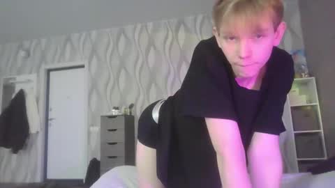 Snapshot of sweetboy7072007 chatting on November 2025 03:32:02 AM SweetyBoy online show from November 2025 03:32:02 AM