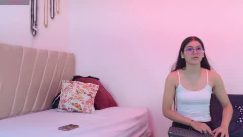 Snapshot of sweetbutspicy_ chatting on May 2026 12:10:01 PM sweetbutspicy online show from May 2026 12:10:01 PM