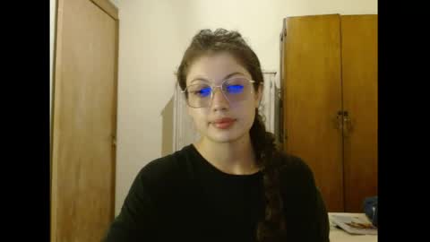 sweetcalm_ online show from April 2026 05:02:02 AM