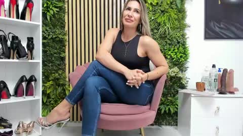 Snapshot of sweetcherry30_ chatting on June 2026 06:15:01 AM Cherry online show from June 2026 06:15:01 AM