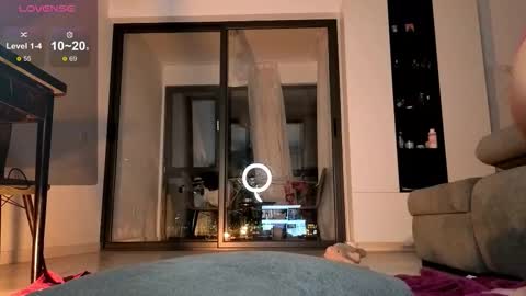 Emma online show from November 2025 09:15:02 PM