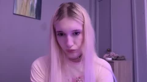 sweetcrystalll online show from June 2026 03:07:01 AM