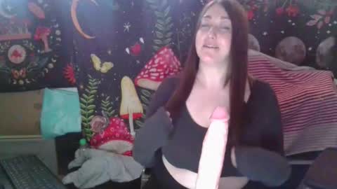 Snapshot of sweetcurvyblue chatting on October 2025 09:37:02 PM SweetCurvyBlue online show from October 2025 09:37:02 PM