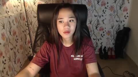 Snapshot of sweetdannica chatting on December 2024 07:40:01 AM Danni online show from December 2024 07:40:01 AM