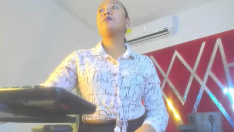 Snapshot of sweetdesireasm chatting on February 2026 08:29:02 PM Sweet Desire online show from February 2026 08:29:02 PM