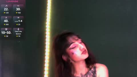 carolayn  online show from October 2025 10:43:02 PM
