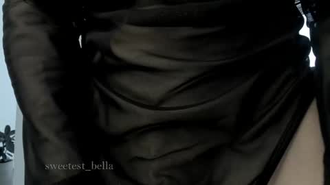 Snapshot of sweetest_bella chatting on April 2026 09:28:02 PM Bella online show from April 2026 09:28:02 PM