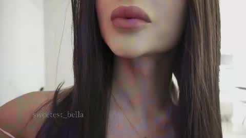 Snapshot of sweetest_bella chatting on June 2026 03:24:02 PM Bella online show from June 2026 03:24:02 PM