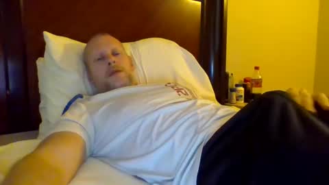Snapshot of sweetg233 chatting on December 2024 06:08:01 PM sweetg233 online show from December 2024 06:08:01 PM