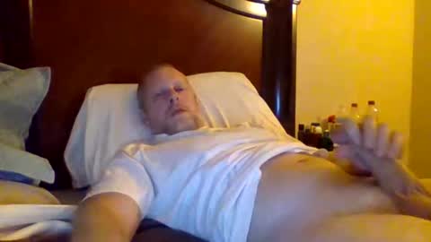 Snapshot of sweetg233 chatting on October 2025 06:03:01 AM sweetg233 online show from October 2025 06:03:01 AM