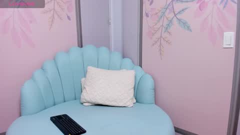 Snapshot of sweetgirl4u_ chatting on February 2025 10:12:02 AM MIA online show from February 2025 10:12:02 AM