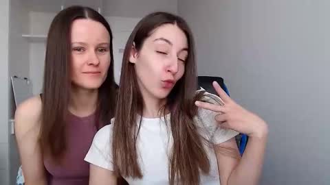 Emma  online show from November 2025 11:24:02 AM