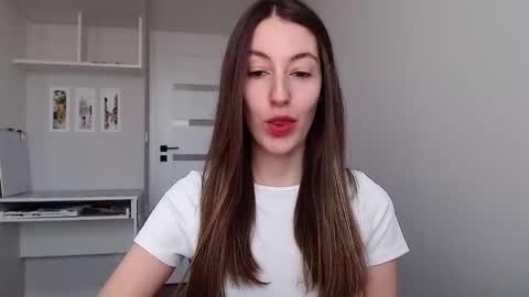 Emma  online show from December 2025 10:10:02 AM