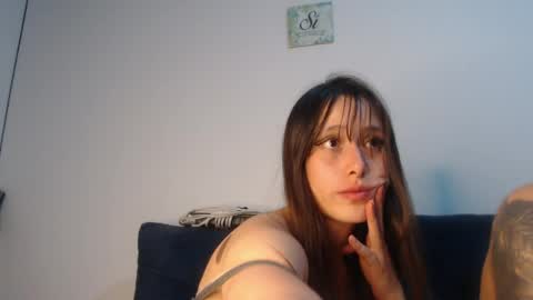 Snapshot of sweethoney22_ chatting on May 2026 11:32:02 PM Sabrina y Eliot online show from May 2026 11:32:02 PM