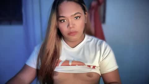 Bella online show from October 2025 06:05:02 PM