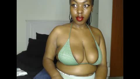 Snapshot of sweetice_01 chatting on January 2025 08:37:02 PM euny online show from January 2025 08:37:02 PM