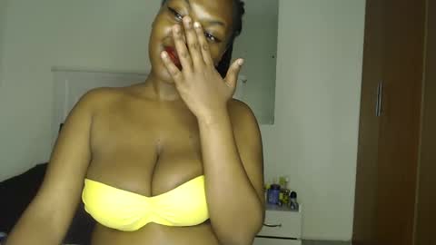 Snapshot of sweetice_01 chatting on January 2025 06:17:02 PM euny online show from January 2025 06:17:02 PM