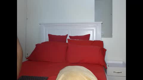 Snapshot of sweetice_01 chatting on January 2025 08:17:02 PM euny online show from January 2025 08:17:02 PM