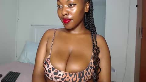 Snapshot of sweetice_01 chatting on March 2025 06:47:02 PM euny online show from March 2025 06:47:02 PM