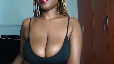 Snapshot of sweetice_01 chatting on October 2025 05:14:01 AM euny online show from October 2025 05:14:01 AM