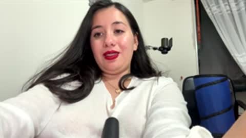 Ana Mara  i cant Make noise My family is here  online show from January 2026 05:00:01 AM