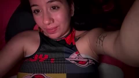 Snapshot of sweetie__annie chatting on April 2026 05:33:01 AM Ana Mara i cant Make noise My family is here online show from April 2026 05:33:01 AM