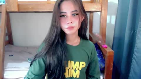 Snapshot of sweetie_nica chatting on June 2026 10:31:01 AM sweetie_nica online show from June 2026 10:31:01 AM