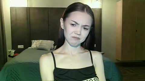 sweetieee_kira online show from September 2025 01:27:01 AM