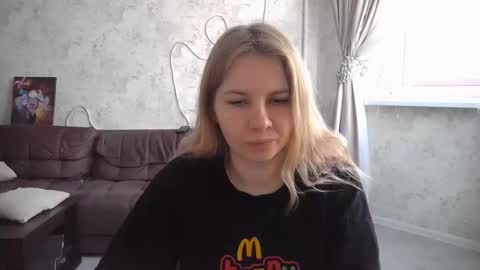 SweetieeFox online show from September 2025 07:10:02 AM