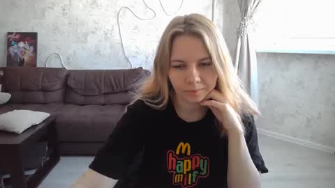 SweetieeFox online show from September 2025 06:27:02 AM