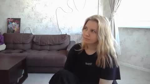 SweetieeFox online show from October 2025 06:52:01 AM